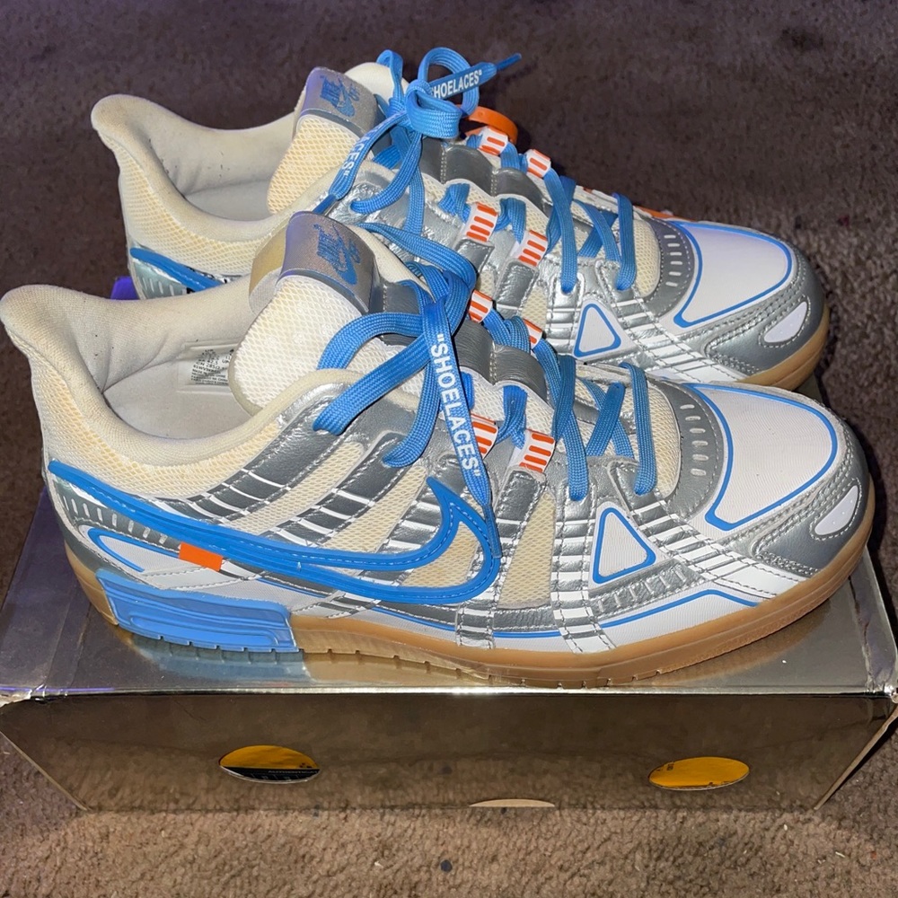 Off-White UNC Dunks size 10.5